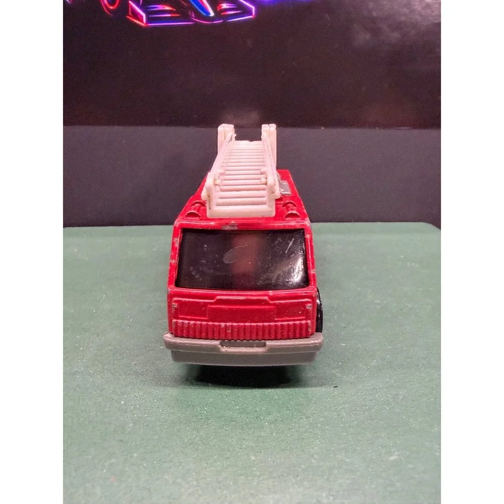 Vintage 1992 Tonka Diecast Fire Truck Red White Extendable Ladder 6-Wheel ZD